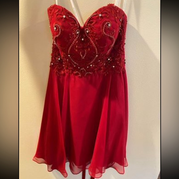 Homecoming Dress - Picture 1 of 5